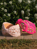 <h3><em>Handcrafted </em></h3><h5>Artisanal · Humanmade</h5>